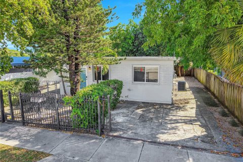 Propiedad comercial en venta en Miami, Florida, 128.02 m2 № 1954551 - foto 28