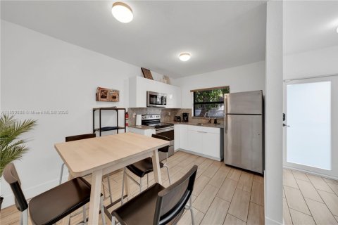 Propiedad comercial en venta en Miami, Florida, 128.02 m2 № 1954551 - foto 21