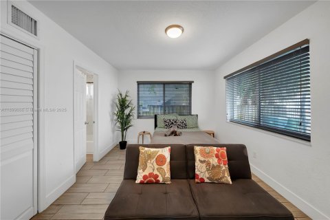 Propiedad comercial en venta en Miami, Florida, 128.02 m2 № 1954551 - foto 8