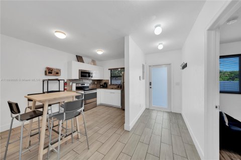 Propiedad comercial en venta en Miami, Florida, 128.02 m2 № 1954551 - foto 20