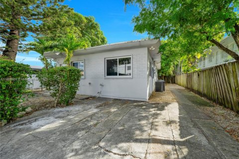 Propiedad comercial en venta en Miami, Florida, 128.02 m2 № 1954551 - foto 29