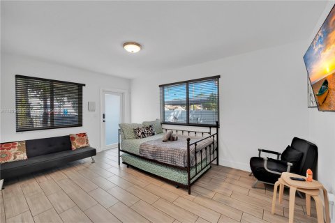 Propiedad comercial en venta en Miami, Florida, 128.02 m2 № 1954551 - foto 6