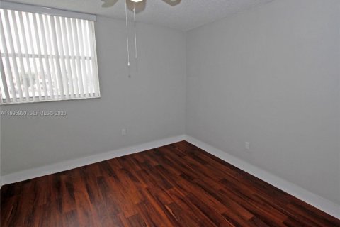 Condominio en alquiler en Miami, Florida, 2 dormitorios, 87.89 m2 № 2058771 - foto 15