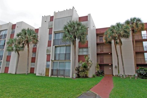 Condominio en alquiler en Miami, Florida, 2 dormitorios, 87.89 m2 № 2058771 - foto 25