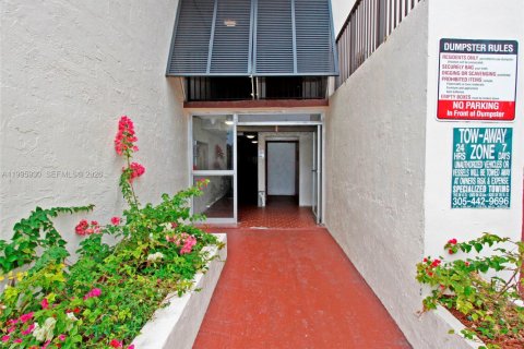 Condominio en alquiler en Miami, Florida, 2 dormitorios, 87.89 m2 № 2058771 - foto 20