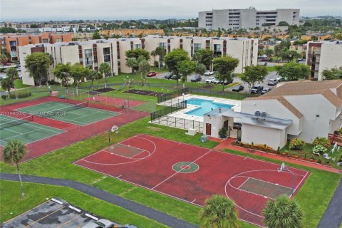 Condominio en alquiler en Miami, Florida, 2 dormitorios, 87.89 m2 № 2058771 - foto 28