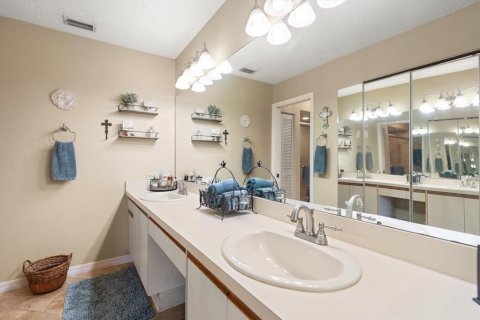 Condominio en venta en Palm Harbor, Florida, 2 dormitorios, 120.77 m2 № 2226112 - foto 15