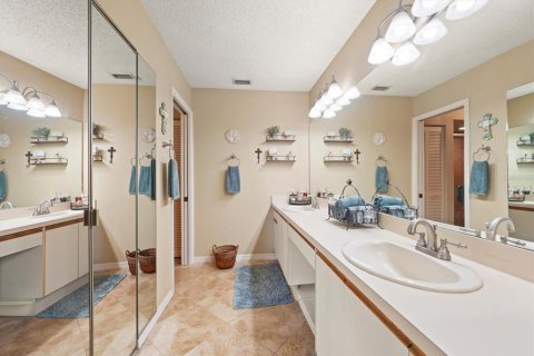 Condominio en venta en Palm Harbor, Florida, 2 dormitorios, 120.77 m2 № 2226112 - foto 14