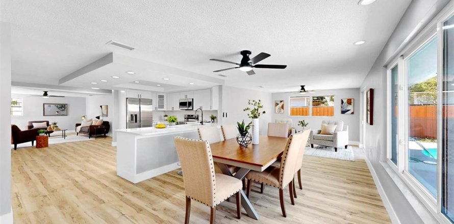 Casa en Tarpon Springs, Florida 5 dormitorios, 242.85 m2 № 1909813