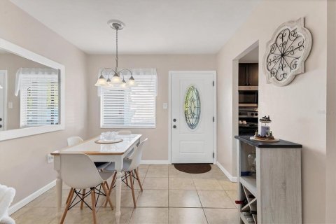Condo in Bradenton, Florida, 1 bedroom  № 1802908 - photo 14