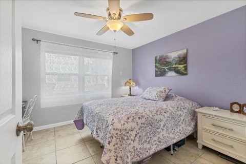 Condo in Bradenton, Florida, 1 bedroom  № 1802908 - photo 18