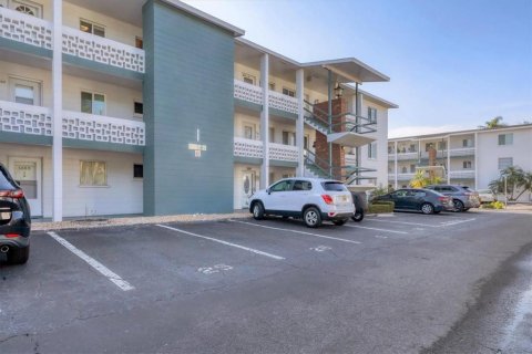 Condo in Bradenton, Florida, 1 bedroom  № 1802908 - photo 1