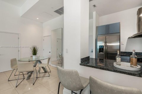 Copropriété à louer à Miami Beach, Floride: 2 chambres, 109.62 m2 № 1861593 - photo 11