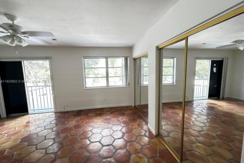 Adosado en venta en Hialeah, Florida, 3 dormitorios, 132.66 m2 № 1975190 - foto 18