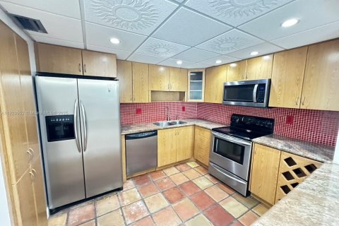 Adosado en venta en Hialeah, Florida, 3 dormitorios, 132.66 m2 № 1975190 - foto 28