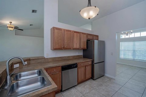 Casa en alquiler en Punta Gorda, Florida, 4 dormitorios, 199.28 m2 № 1876923 - foto 5