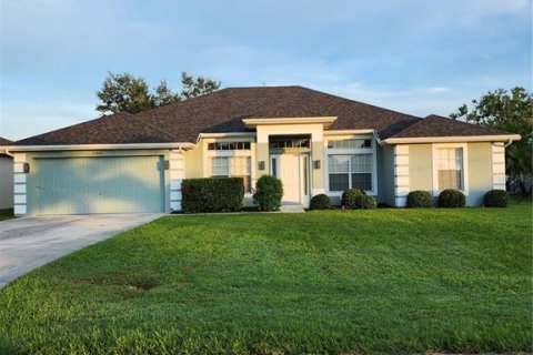 Casa en alquiler en Punta Gorda, Florida, 4 dormitorios, 199.28 m2 № 1876923 - foto 2