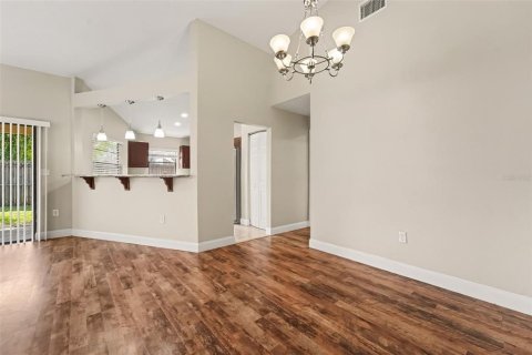 House in New Port Richey, Florida 3 bedrooms, 131.74 sq.m. № 2388519 - photo 6