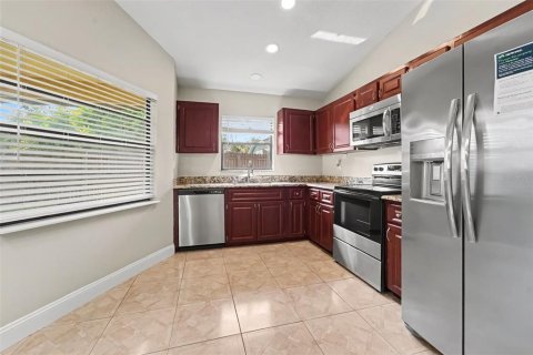 House in New Port Richey, Florida 3 bedrooms, 131.74 sq.m. № 2388519 - photo 7