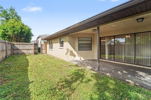 House in New Port Richey, Florida 3 bedrooms, 131.74 sq.m. № 2388519 - photo 13