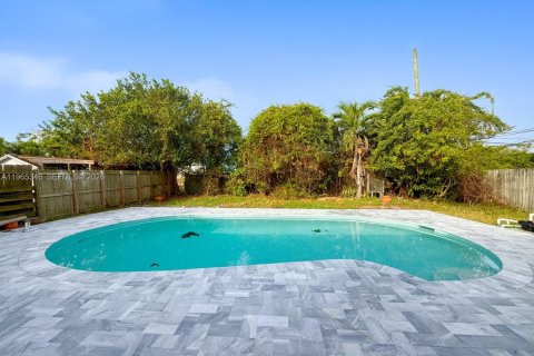 Снять в аренду виллу или дом в Дания-Бич, Флорида 2 спальни, 89.19м2, № 2026951 - фото 12