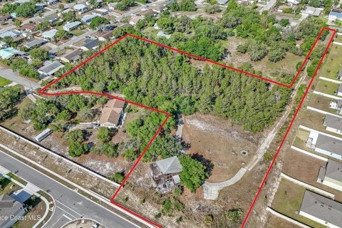 House in Titusville, Florida 4 bedrooms, 221.39 sq.m. № 1687239 - photo 11