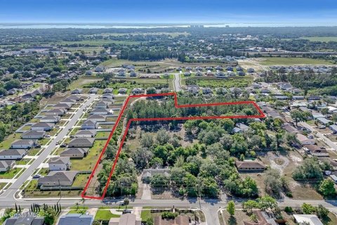 House in Titusville, Florida 4 bedrooms, 221.39 sq.m. № 1687239 - photo 15