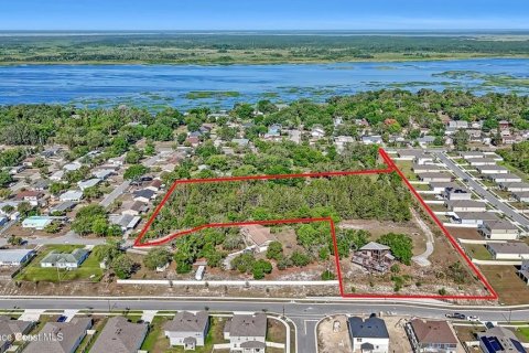 House in Titusville, Florida 4 bedrooms, 221.39 sq.m. № 1687239 - photo 13