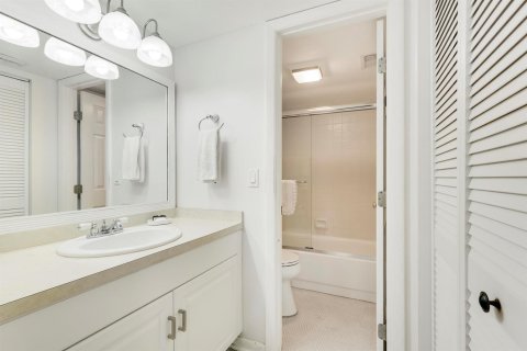 Condo in Jupiter, Florida, 2 bedrooms № 2187591 - photo 22