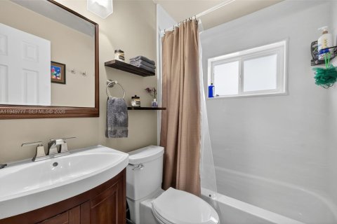 Снять в аренду виллу или дом в Холливуд, Флорида 3 спальни, 96.9м2, № 2005544 - фото 8