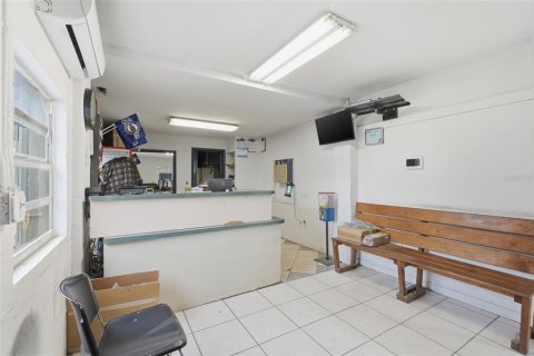Commercial property in Orlando, Florida 671.13 sq.m. № 2155946 - photo 3