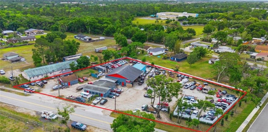 Commercial property in Orlando, Florida 671.13 sq.m. № 2155946