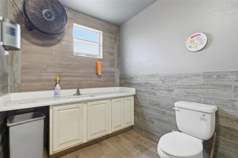 Commercial property in Orlando, Florida 671.13 sq.m. № 2155946 - photo 12