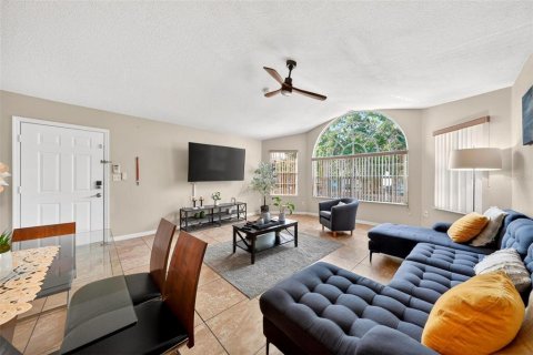 Copropriété à vendre à Kissimmee, Floride: 3 chambres, 126.07 m2 № 2122535 - photo 6