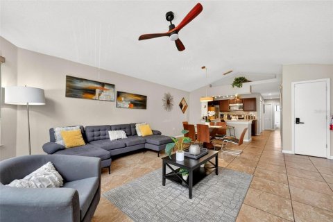 Copropriété à vendre à Kissimmee, Floride: 3 chambres, 126.07 m2 № 2122535 - photo 5
