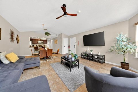 Copropriété à vendre à Kissimmee, Floride: 3 chambres, 126.07 m2 № 2122535 - photo 4