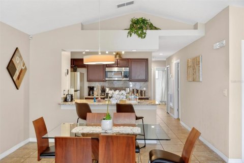 Copropriété à vendre à Kissimmee, Floride: 3 chambres, 126.07 m2 № 2122535 - photo 12