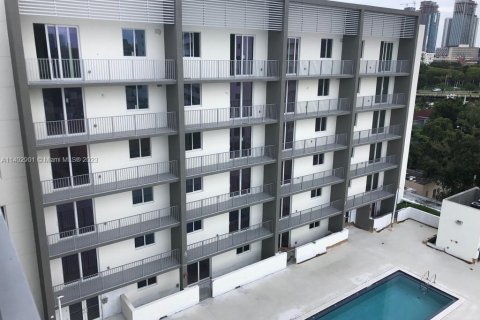 House in Miami, Florida 2 bedrooms, 88.63 sq.m. № 1935073 - photo 23