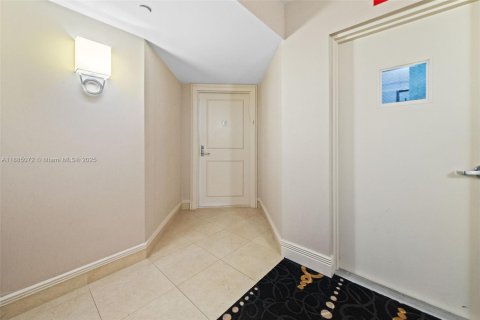 Condominio en alquiler en Aventura, Florida, 2 dormitorios, 126.44 m2 № 1938845 - foto 4
