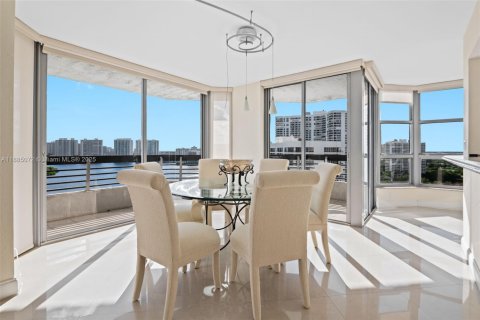 Condominio en alquiler en Aventura, Florida, 2 dormitorios, 126.44 m2 № 1938845 - foto 10