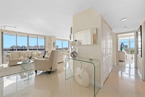 Condominio en alquiler en Aventura, Florida, 2 dormitorios, 126.44 m2 № 1938845 - foto 7