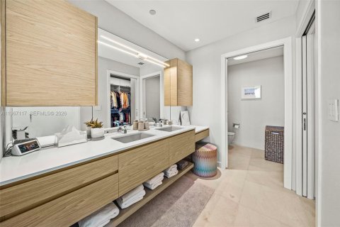 Condominio en venta en Miami, Florida, 2 dormitorios, 155.43 m2 № 2029795 - foto 18