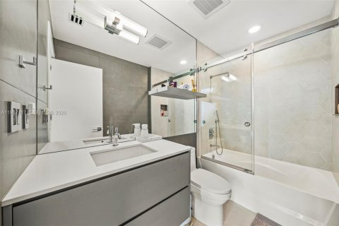 Condominio en venta en Miami, Florida, 2 dormitorios, 155.43 m2 № 2029795 - foto 26