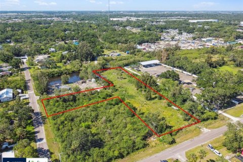 Terreno en venta en Tampa, Florida № 1810929 - foto 1
