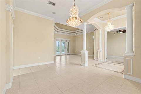 House in Dade City, Florida 4 bedrooms, 272.3 sq.m. № 2418550 - photo 9