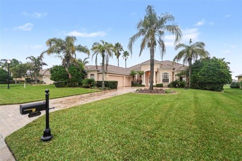 House in Dade City, Florida 4 bedrooms, 272.3 sq.m. № 2418550 - photo 5
