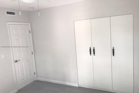 Villa ou maison à louer à Miami, Floride: 3 chambres, 220.55 m2 № 1971562 - photo 6