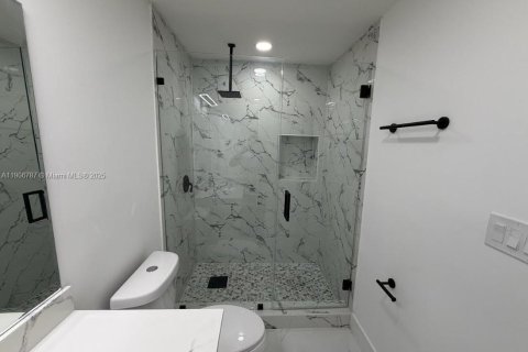 House in Hollywood, Florida 4 bedrooms, 104.42 sq.m. № 1963590 - photo 7