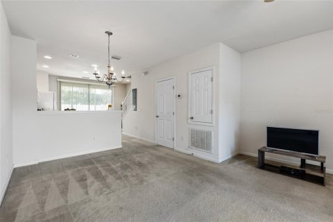 Townhouse in Ocala, Florida 2 bedrooms, 107.86 sq.m. № 1800173 - photo 5