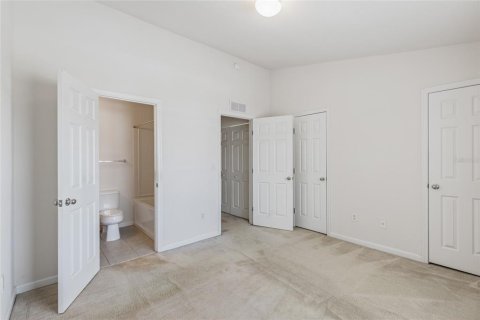Townhouse in Ocala, Florida 2 bedrooms, 107.86 sq.m. № 1800173 - photo 19